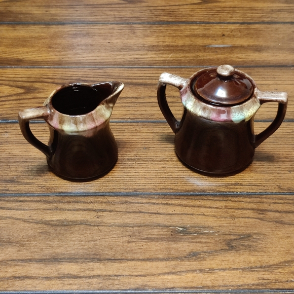 Brown/Burgundy Ceramic Creamer and Sugar Set - Picture 3 of 8